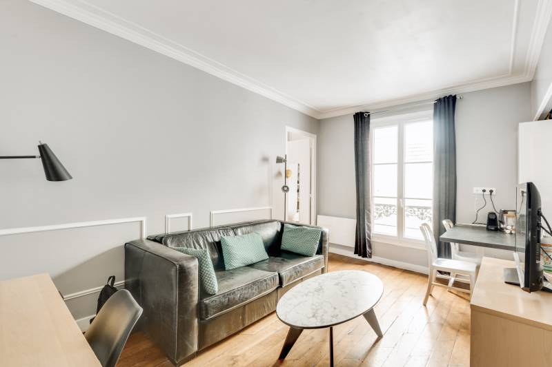 Appartement 2 pièces situé au 2ème étage au calme sur cour avec vue dégagée - Paris 15ème : rue Frémicourt | quartier Grenelle  