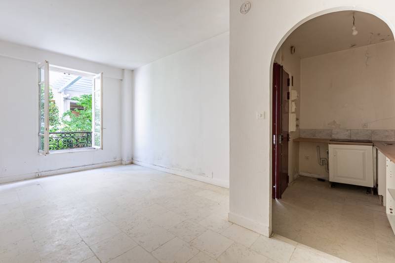 Appartement 2 pièces de 40m² situé au rez-de-chaussée au calme sur cour arborée - Paris 6ème : rue d'Assas  