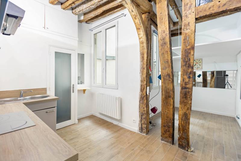Charmant studio situé au premier étage au calme sur cour : Paris 6ème : rue des Canettes | quartier Odéon  