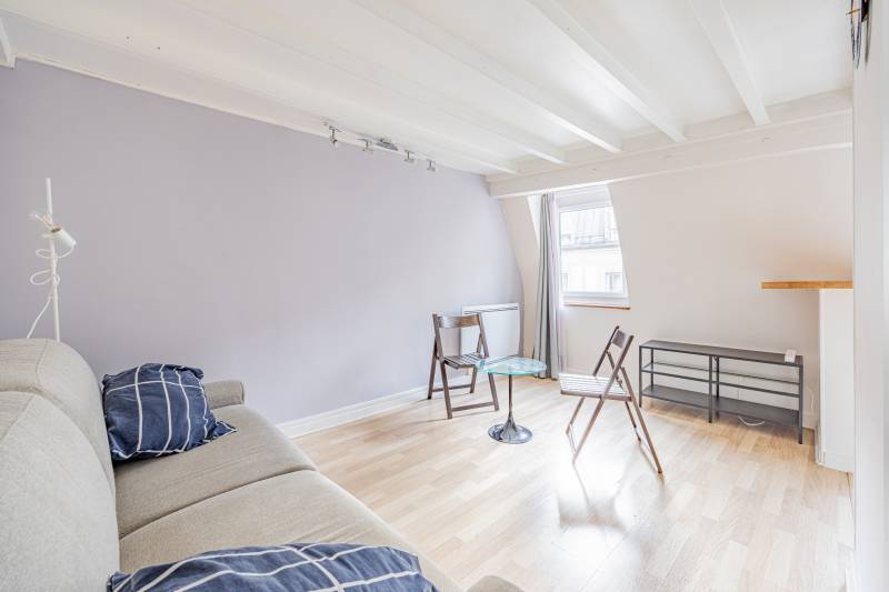 Studio de 19m² situé au dernier étage par escalier - Paris 6ème : rue Guisarde | Saint-Sulpice  