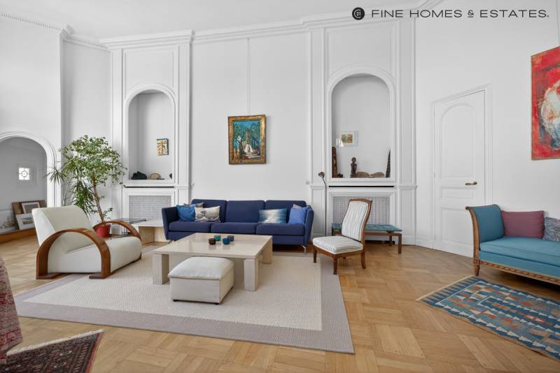 Appartement 5 pièces en étage avec ascenseur - terrasse et balcon - vue dégagée - Paris 6ème : rue Huysmans - proche du Jardin du Luxembourg  