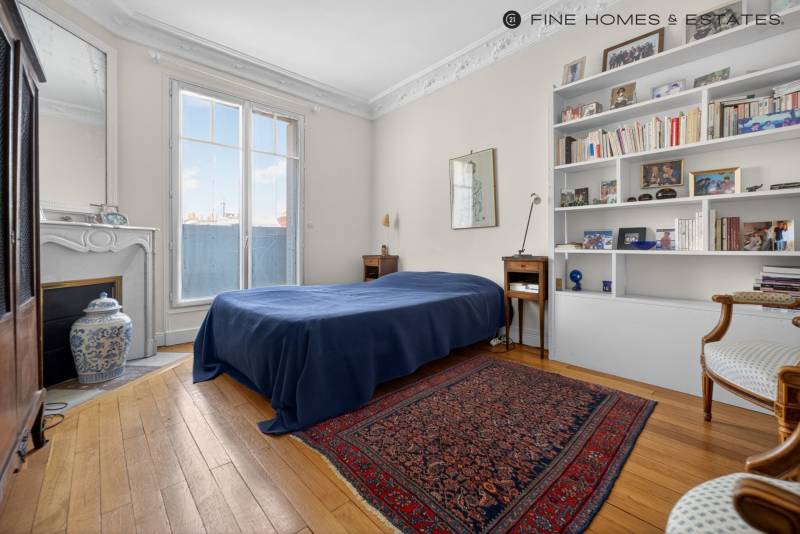 Appartement 5 pièces en étage avec ascenseur - terrasse et balcon - vue dégagée - Paris 6ème : rue Huysmans - proche du Jardin du Luxembourg  