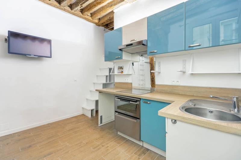 Charmant studio situé au premier étage au calme sur cour : Paris 6ème : rue des Canettes | quartier Odéon  