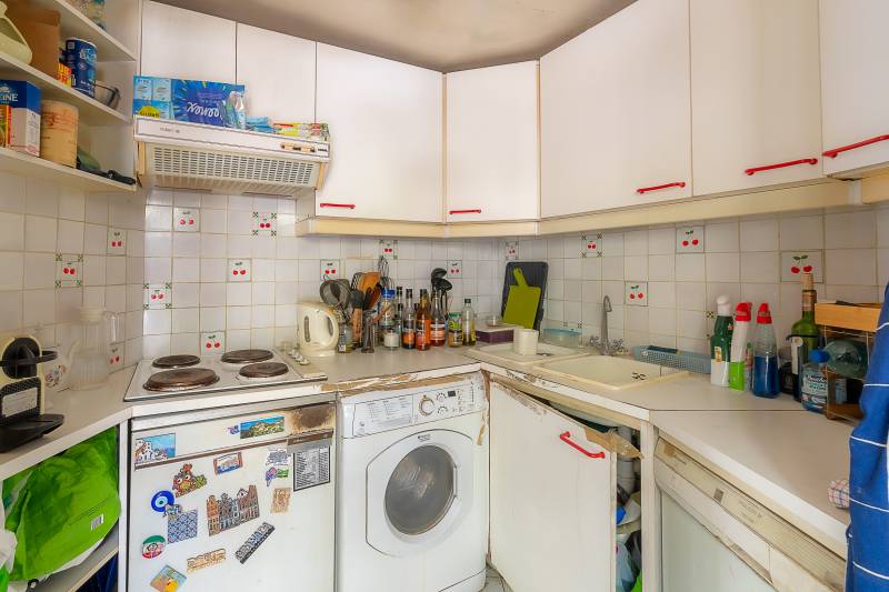 Appartement 2 pièces de 55m² situé au 1er étage avec ascenseur - Paris 6ème : Boulevard Saint-Germain | métro Odéon  