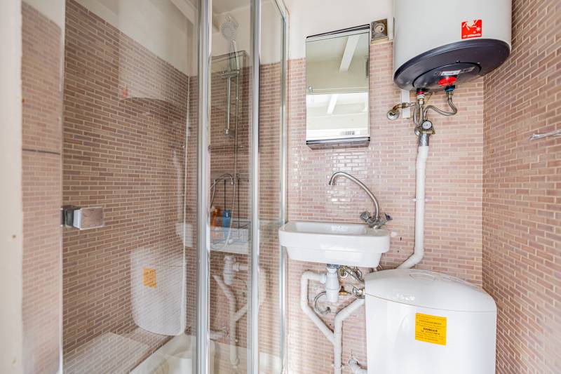 Studio de 19m² situé au dernier étage par escalier - Paris 6ème : rue Guisarde | Saint-Sulpice  