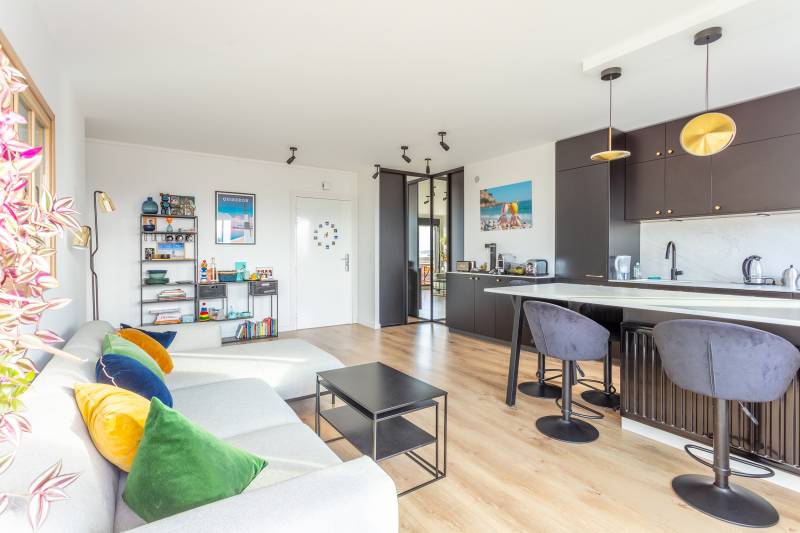 Appartement 3 pièces entièrement rénové avec balcon au 15ème étage avec ascenseur - Paris 14ème : rue d'Alésia | métro Plaisance  