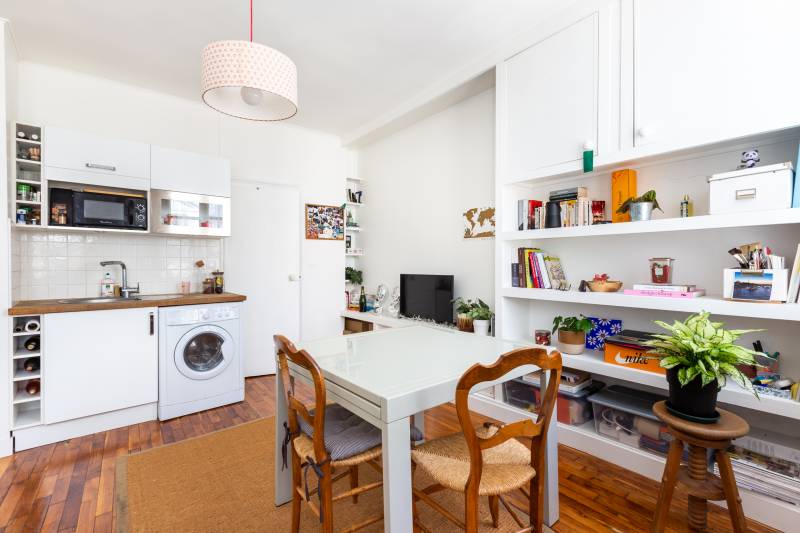 Appartement 2 pièces situé au 4ème étage par escalier - Paris 6ème : rue Saint-Sulpice | quartier Odéon  