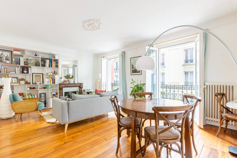 Appartement 3 pièces de 65m² avec 2 chambres et balcon situé au 2ème étage par escalier - Paris 14ème rue Boyer-Barret - métro Pernety  