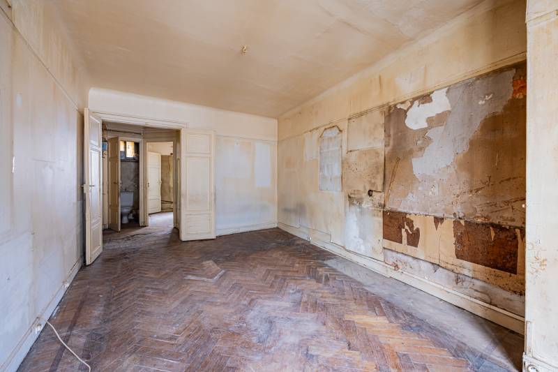 Appartement 2 pièces de 33m² à rénover situé en étage élevé avec ascenseur - Paris 6ème : rue du Montparnasse | école Stanislas  