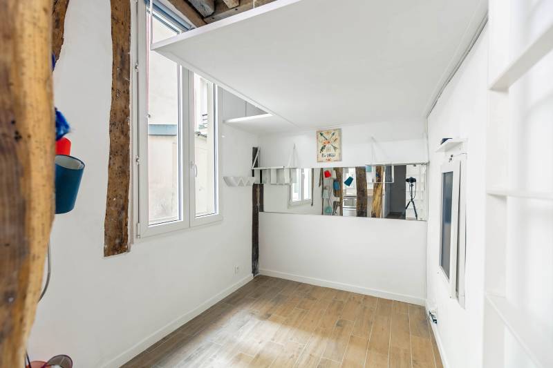 Charmant studio situé au premier étage au calme sur cour : Paris 6ème : rue des Canettes | quartier Odéon  