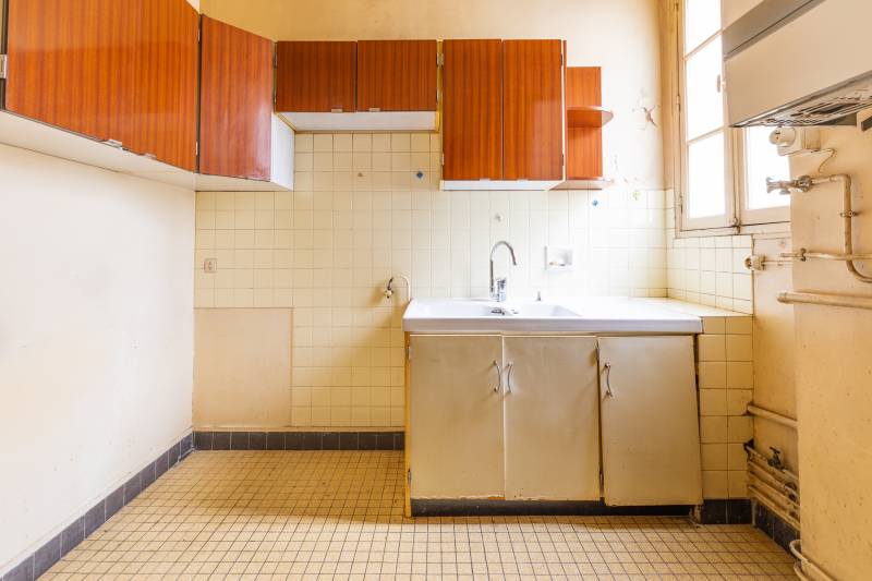 Appartement 3 pièces à rénover au 2ème étage - Paris 16ème : rue Poussin | quartier Auteuil  