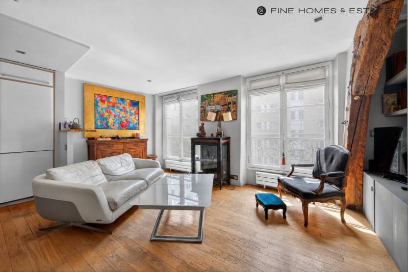 Appartement 3 pièces situé au 4ème étage sans ascenseur - Paris 6ème : rue Dupin - métro Sèvres-Babylone - Le Bon Marché  