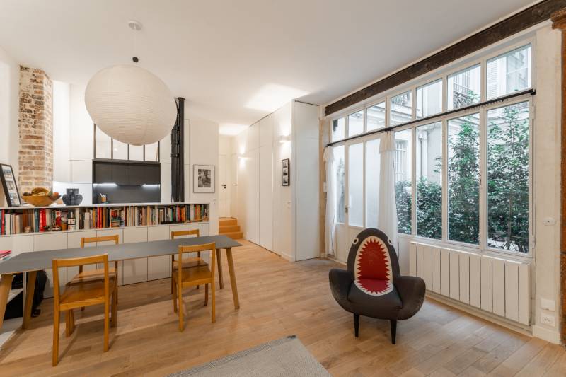 Appartement 3/4 pièces entièrement rénové situé au rez-de-chaussée sur cour au calme - Paris 6ème : rue Saint-Placide | quartier Notre-Dame des Champs  