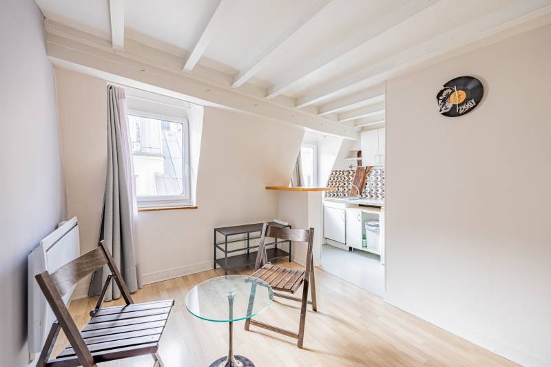 Studio de 19m² situé au dernier étage par escalier - Paris 6ème : rue Guisarde | Saint-Sulpice  