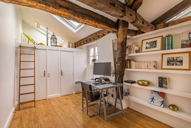 Loft au troisième et dernier étage d'un Hôtel Particulier de standing - Paris 7ème : rue de l'Université | Musée d'Orsay  