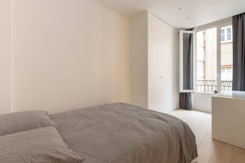 NON DISPONIBLE CAR ACTUELLEMENT LOUÉ - Location Meublée - Appartement 2 pièces avec 1 chambre - Paris 6ème : quartier Saint-Germain des Prés 