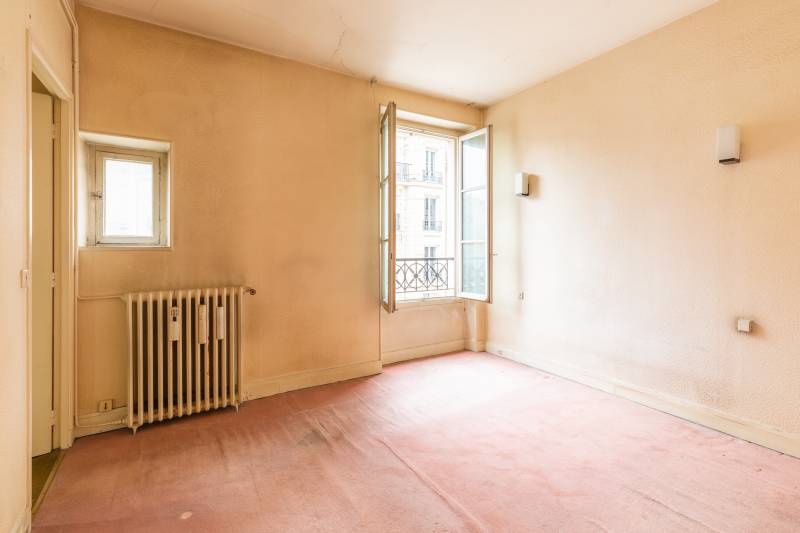 Appartement 3 pièces à rénover au 2ème étage - Paris 16ème : rue Poussin | quartier Auteuil  