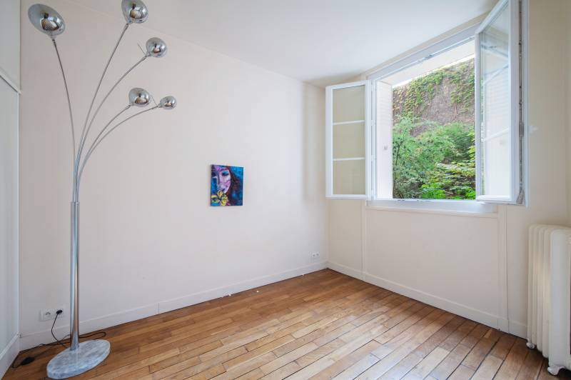 Appartement 3 pièces avec 2 chambres situé au rez-de-chaussée sur cour au calme - Paris 6ème : rue Notre-Dame des Champs  