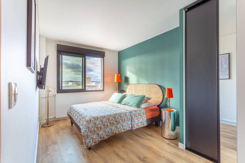 Appartement 3 pièces entièrement rénové avec balcon au 15ème étage avec ascenseur - Paris 14ème : rue d'Alésia | métro Plaisance  