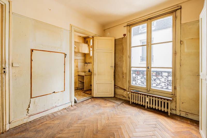 Appartement 2 pièces de 33m² à rénover situé en étage élevé avec ascenseur - Paris 6ème : rue du Montparnasse | école Stanislas  