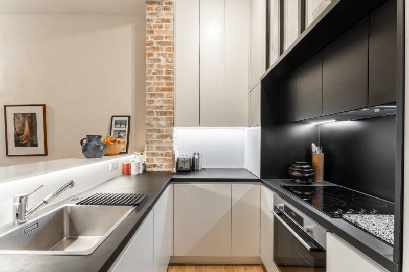 Appartement 3/4 pièces entièrement rénové situé au rez-de-chaussée sur cour au calme - Paris 6ème : rue Saint-Placide | quartier Notre-Dame des Champs  
