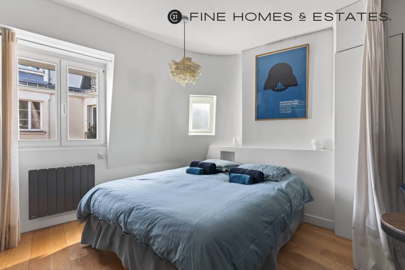 Appartement 3 pièces au calme avec balcons et vue dégagée situé au 5ème étage avec ascenseur : Paris 6ème : Boulevard Saint-Germain - métro Odéon  