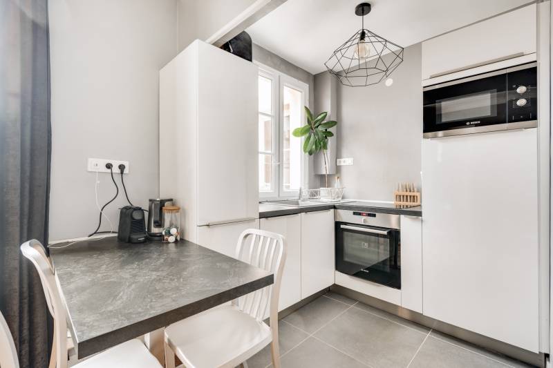 Appartement 2 pièces situé au 2ème étage au calme sur cour avec vue dégagée - Paris 15ème : rue Frémicourt | quartier Grenelle  