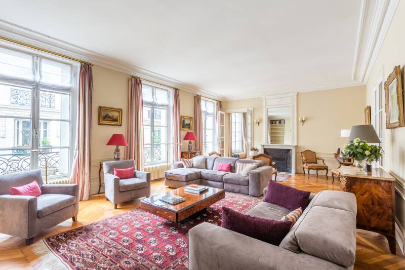 NON DISPONIBLE CAR ACTUELLEMENT LOUÉ - Appartement familial en étage élevé avec 4 chambres - Paris 6ème : rue Huysmans 