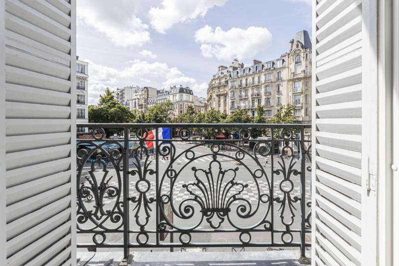 Appartement 4 pièces de 78 m² situé au 2ème étage avec ascenseur d'un immeuble ancien de bon standing - Paris 6ème : rue de la Grande Chaumière - Boulevard du Montparnasse | métro Vavin  