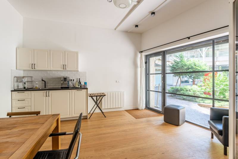 Espace de bureaux rénovés et réaménagés - emplacement recherché - Paris 14ème : rue d'Odessa - proche Gare Montparnasse  