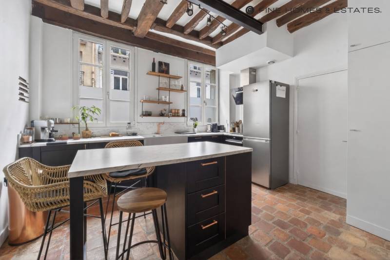 Appartement 2 pièces en duplex situé dans un immeuble ancien : Paris 6ème : rue Vavin - quartier Notre-Dame des Champs  