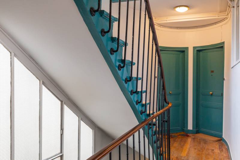 Appartement 3 pièces à rénover au 2ème étage - Paris 16ème : rue Poussin | quartier Auteuil  