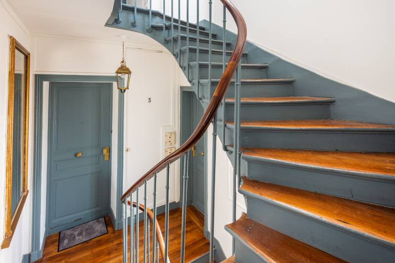 Appartement 2 pièces de 35m² situé au 4ème étage par escalier - Paris 6ème : rue Gozlin | quartier Saint-Germain-des-Prés  