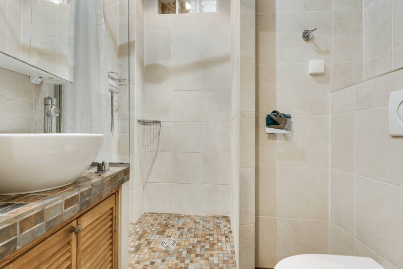Appartement deux pièces de 33m² situé au 2ème étage par escalier - Paris 5ème : rue du Cardinal Lemoine | Place de la Contrescarpe | sectorisation Henri IV  