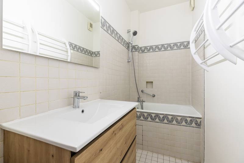 Appartement 3 pièces de 60 m² au 2ème étage - Paris 6ème : rue du Vieux Colombier - Saint-Sulpice  