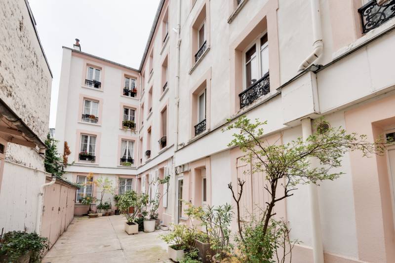 Appartement 2 pièces situé au 2ème étage au calme sur cour avec vue dégagée - Paris 15ème : rue Frémicourt | quartier Grenelle  