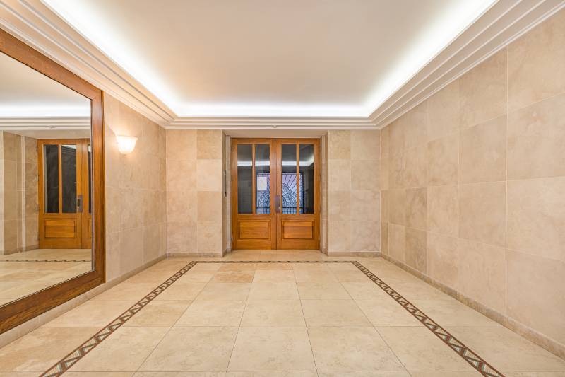 Immeuble Art Deco - rue Delambre, 75014 Paris - Century 21 Fine Homes & Estates