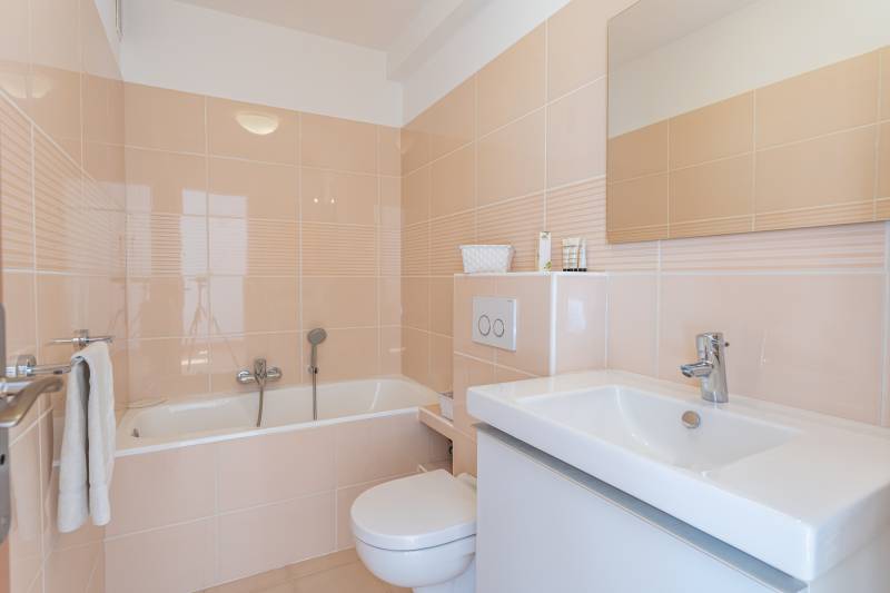 Studio calme et lumineux de 32m² avec terrasse situé au 5ème étage avec ascenseur - Paris 6ème : rue Notre-Dame des Champs | Jardin du Luxembourg  