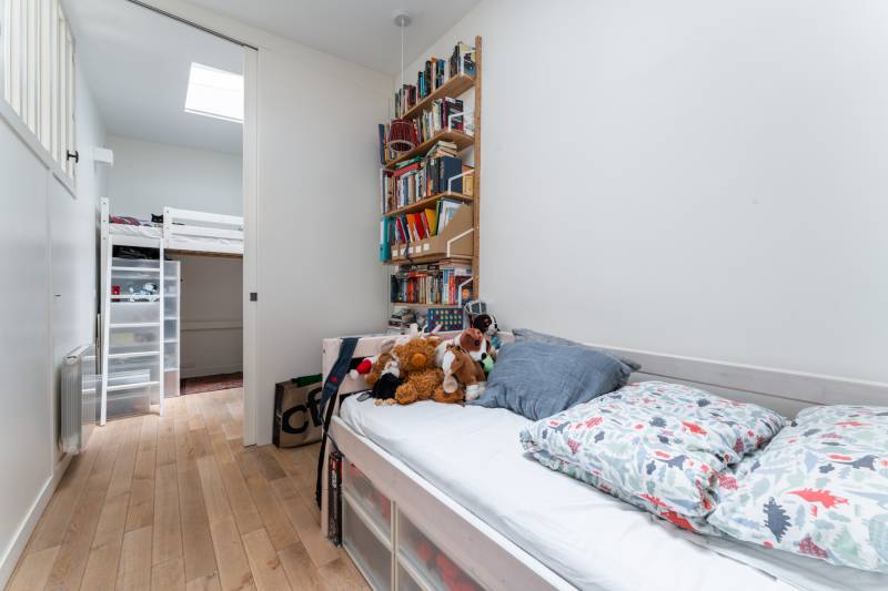 Appartement 3/4 pièces entièrement rénové situé au rez-de-chaussée sur cour au calme - Paris 6ème : rue Saint-Placide | quartier Notre-Dame des Champs  