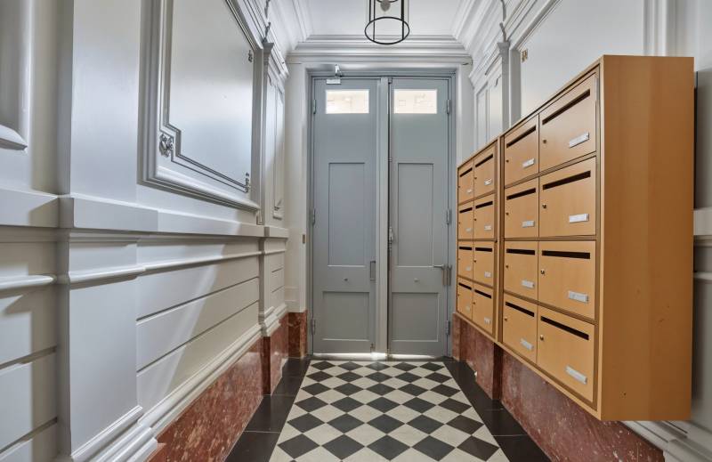 Appartement 4 pièces de 78 m² situé au 2ème étage avec ascenseur d'un immeuble ancien de bon standing - Paris 6ème : rue de la Grande Chaumière - Boulevard du Montparnasse | métro Vavin  