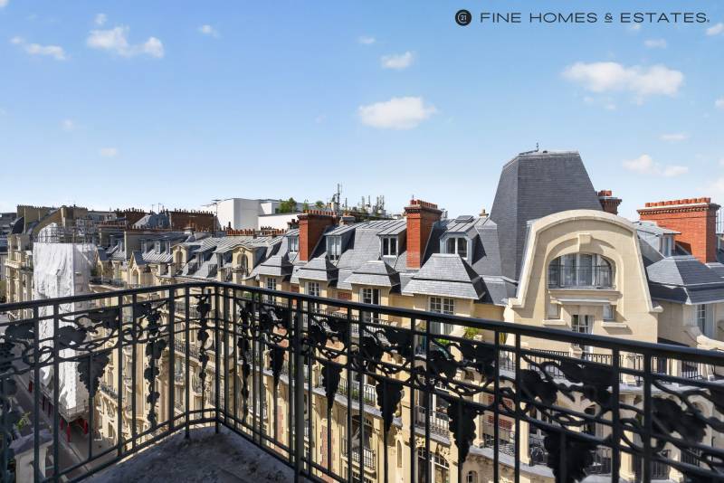 Appartement 5 pièces en étage avec ascenseur - terrasse et balcon - vue dégagée - Paris 6ème : rue Huysmans - proche du Jardin du Luxembourg  
