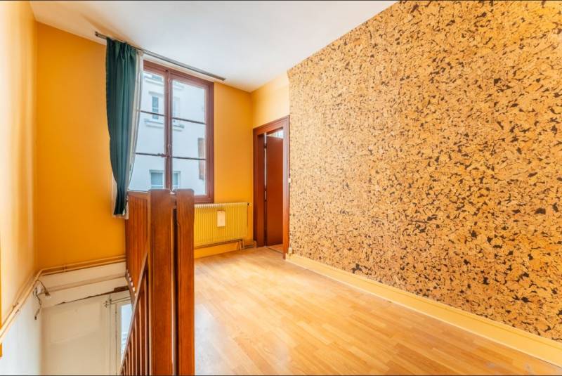 Appartement 4 pièces en duplex entièrement à rénover - 2ème et 3ème étage - Paris 6ème : rue Saint-Sulpice  