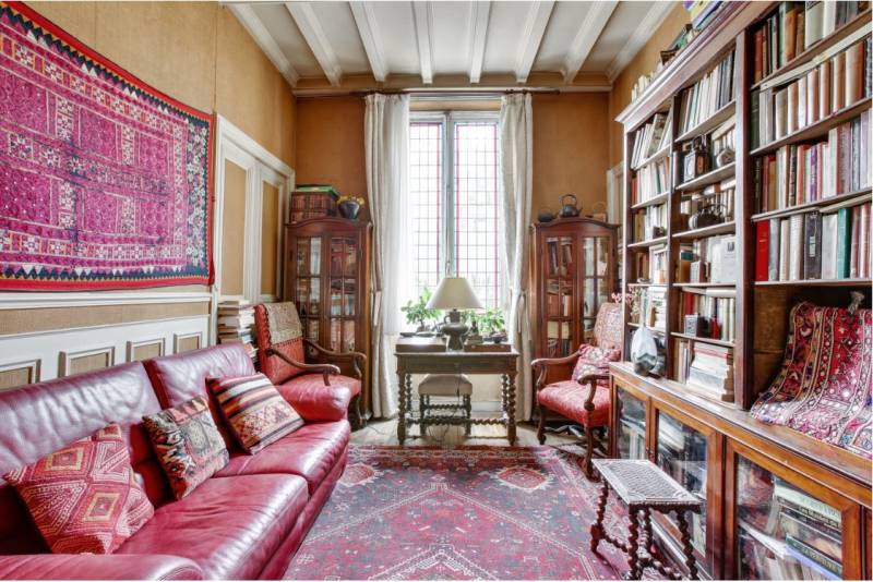 Appartement trois pièces vendu loué dans un immeuble ancien : Paris 16ème : rue de Boulainvilliers | quartier Muette  