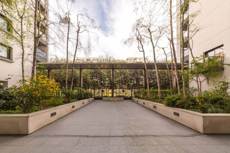 11 rue George Bernard Shaw, 75015 Paris - parties communes - appartement dernier étage avec ascenseur et terrasse - vue sur le Tour Eiffel