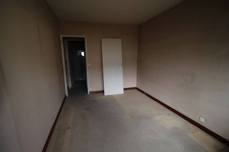 Chambre avant travaux / appartement 3 pièces avec balcon à rénover - Paris 15ème