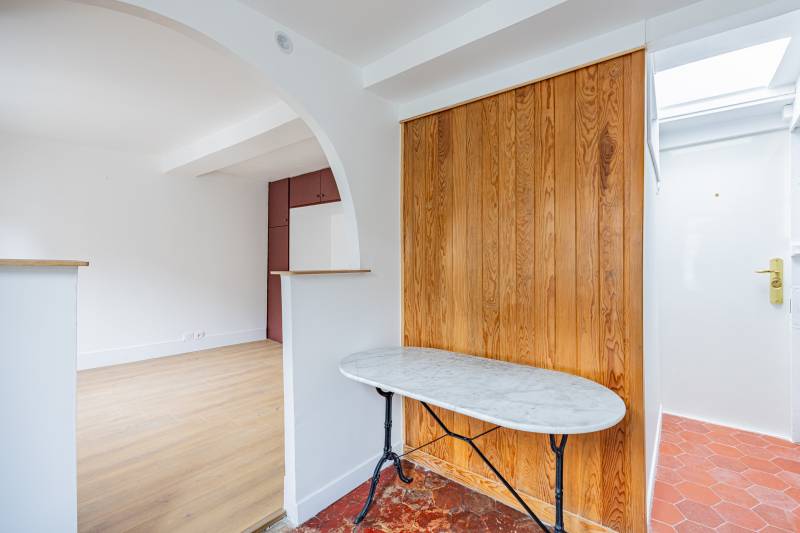 Charmant studio de 20m² situé au 4ème étage par escalier - Paris 6ème : rue du Cherche-Midi | métro Sèvres-Babylone  