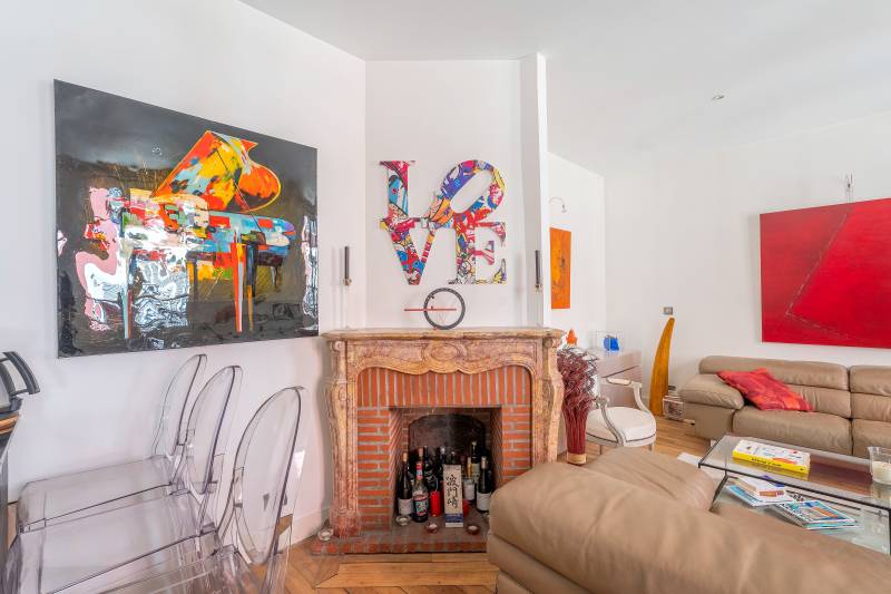 Maison d'architecte entièrement rénovée sur trois niveaux avec balcon et garage - Paris 14ème : métro Alésia  
