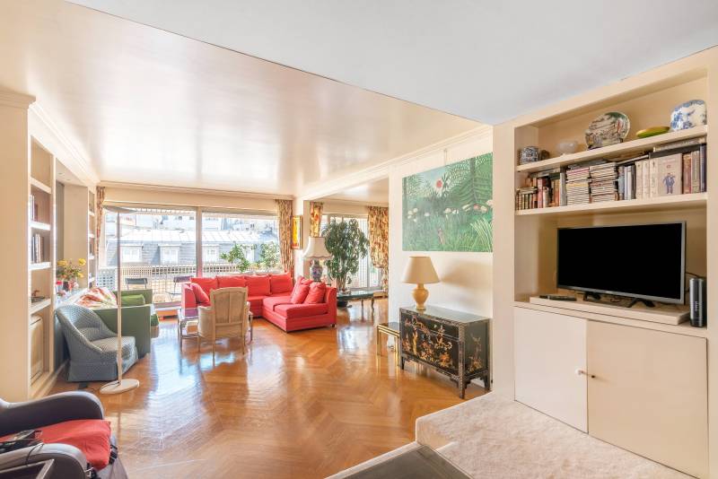 Appartement familial traversant de 167 m² avec vues exceptionnelles - Paris 6ème : rue de Vaugirard - métro Vaneau - Duroc  