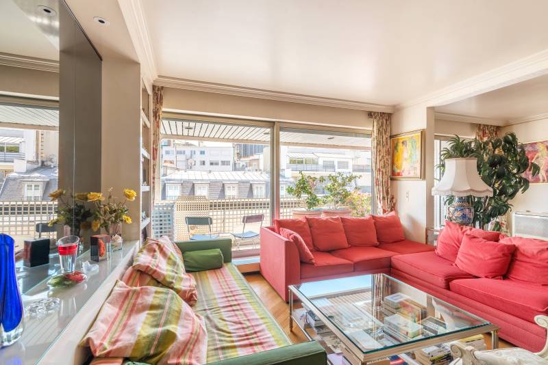 Appartement familial traversant de 167 m² avec vues exceptionnelles - Paris 6ème : rue de Vaugirard - métro Vaneau - Duroc  