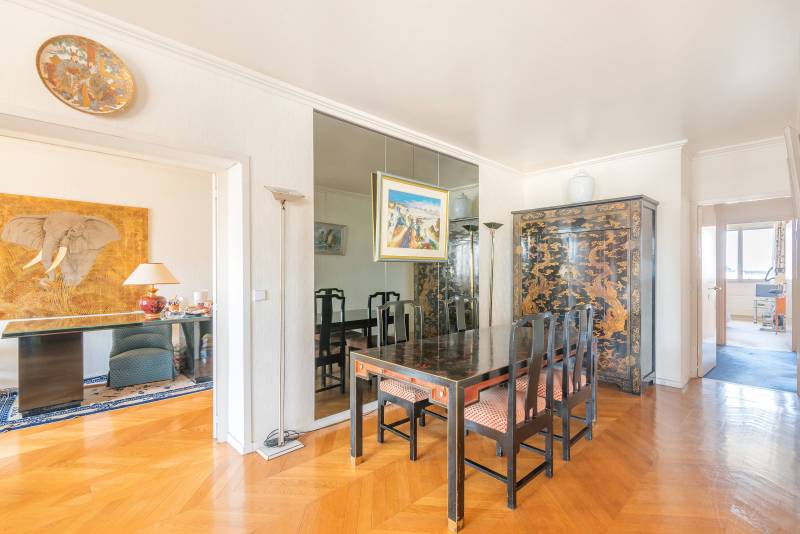 Appartement familial traversant de 167 m² avec vues exceptionnelles - Paris 6ème : rue de Vaugirard - métro Vaneau - Duroc  